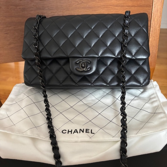 Chanel Bag - Picture 4 of 7